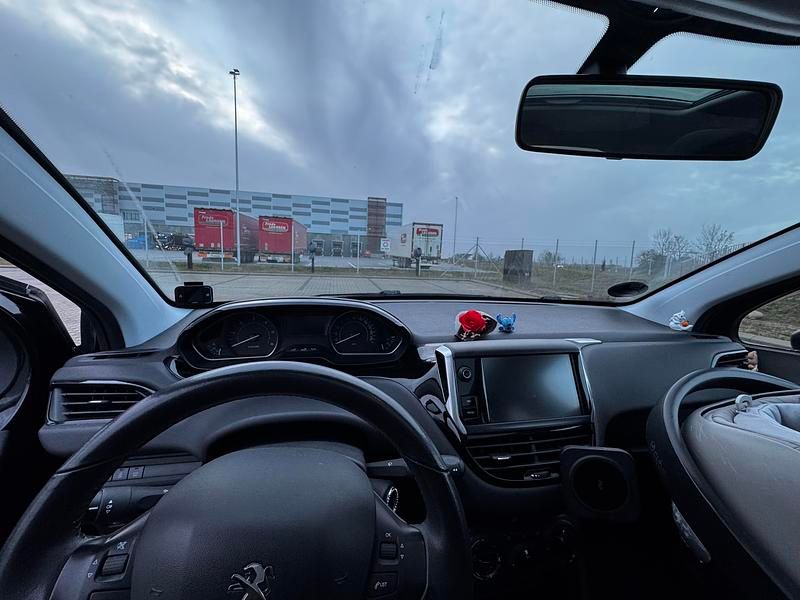 Sort Brugt 2016 Peugeot 208 Active Hatchback | 45.000 kr. (Fair pris) - Billede 1/13