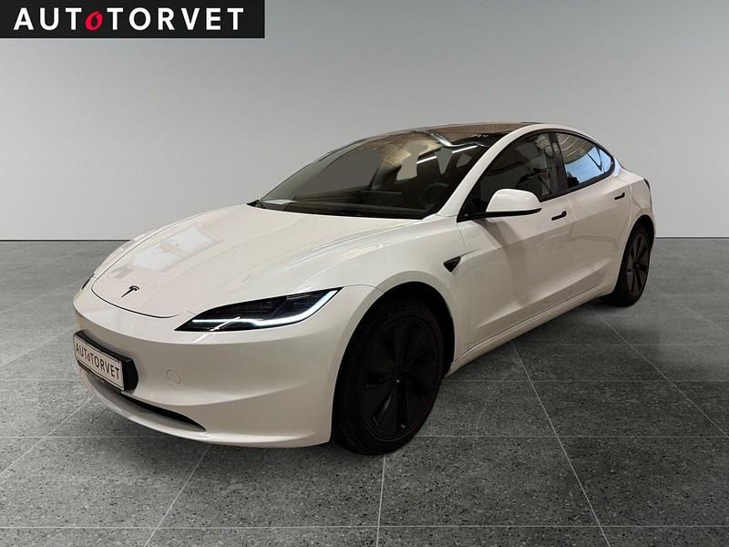 Hvid Brugt 2023 Tesla Model 3 RWD Sedan | 249.700 kr. (Fair pris) - Billede 1/4