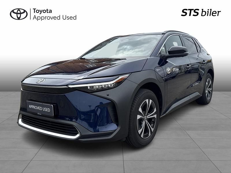 8s6 pacific blue Brugt 2025 Toyota bZ4X Executive SUV | 309.900 kr. (Super pris) - Billede 1/3