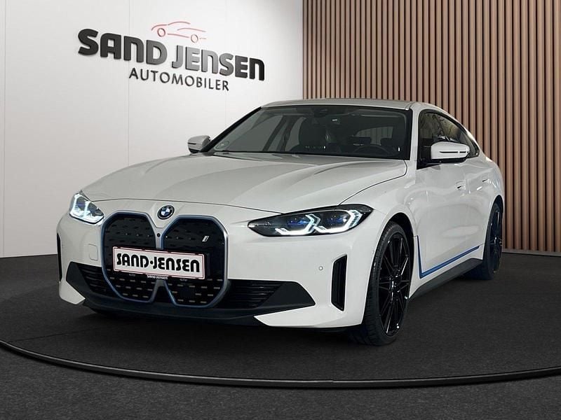 Hvid Brugt 2023 BMW i4 Shadowline Sedan | 379.900 kr. (God pris) - Billede 1/3