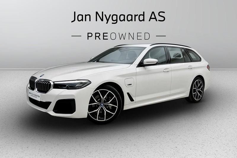 Hvid Brugt 2021 BMW 530e M Sport Stationcar | 469.000 kr. (Lidt for dyr) - Billede 1/3