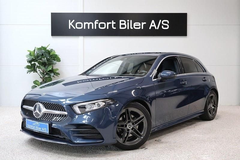 Blåmetal Brugt 2020 Mercedes A200 AMG line Hatchback | 274.900 kr. (Fair pris) - Billede 1/4
