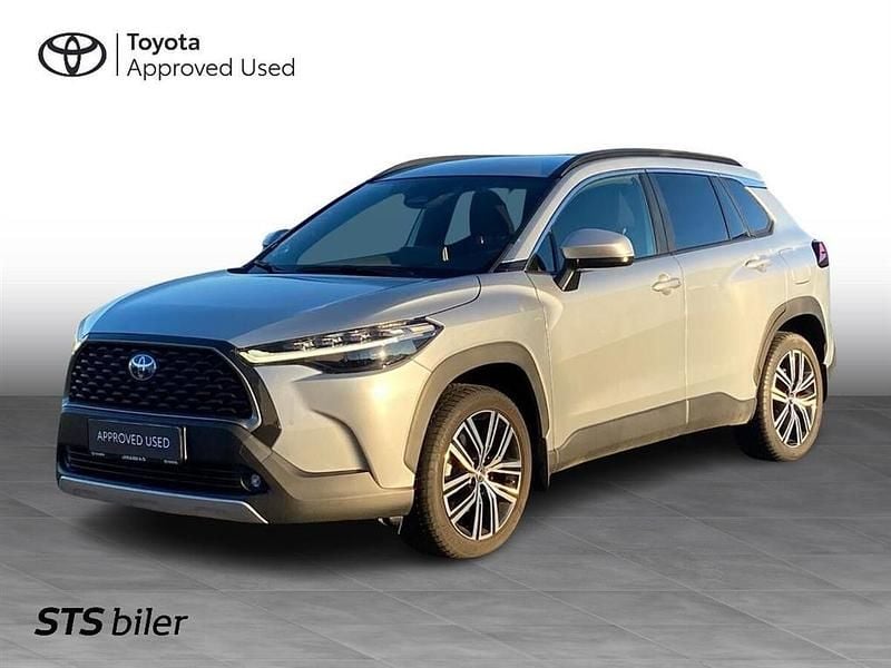 Simmering silver Brugt 2022 Toyota Corolla Cross Comfort SUV | 289.900 kr. (Fair pris) - Billede 1/3