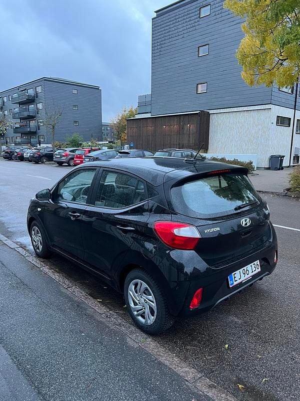 Sort Brugt 2021 Hyundai i10 Advanced Hatchback | 100.000 kr. (Fair pris) - Billede 1/8