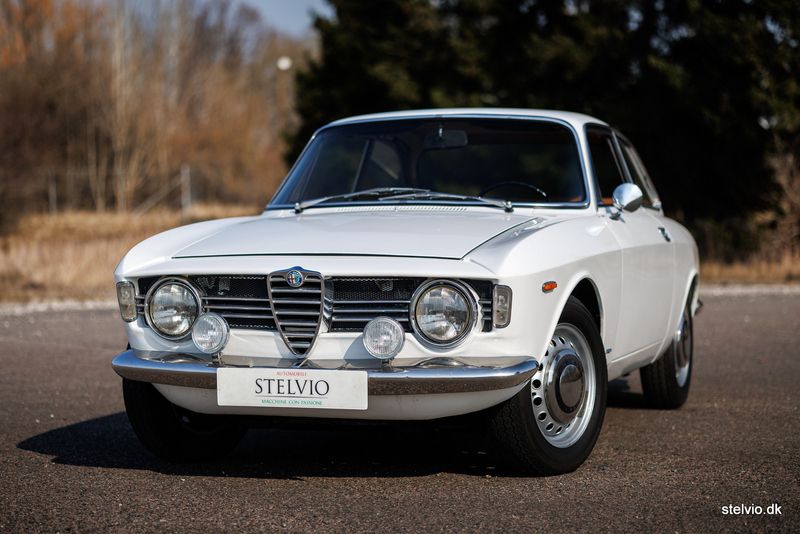 Hvid Brugt 1967 Alfa Romeo Giulia Sprint Sprint Coupe | 425.000 kr. - Billede 1/4