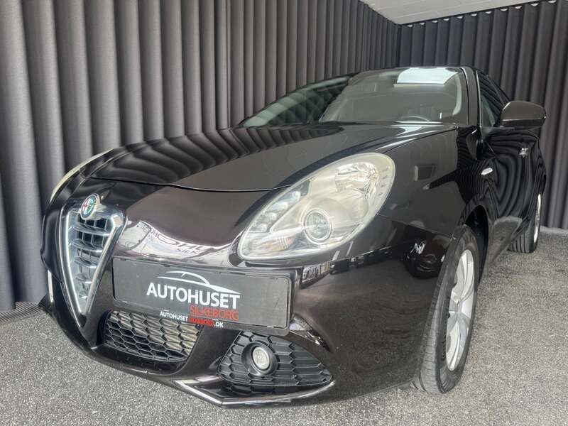 Sortmetal Brugt 2011 Alfa Romeo Giulietta Distinctive Hatchback | 49.900 kr. - Billede 1/4