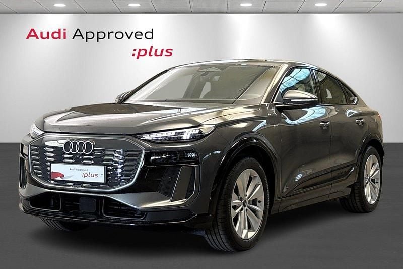 Grå Ny 2025 Audi Q6 Sportback e-tron S-Line SUV | 589.900 kr. - Billede 1/4