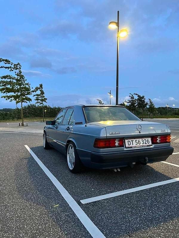 Blå Brugt 1989 Mercedes 190 | 114.900 kr. - Billede 1/4