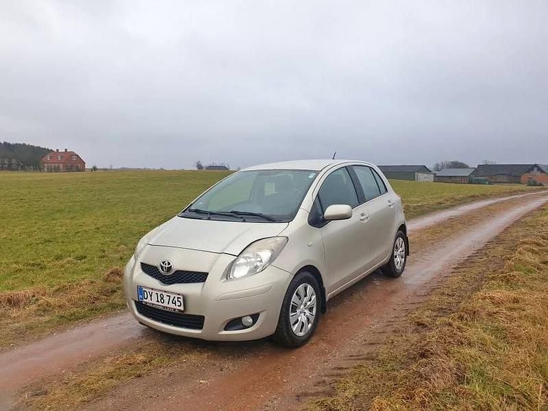 Brugt Toyota Yaris 90 HK (66 kW) 2011 Hatchback