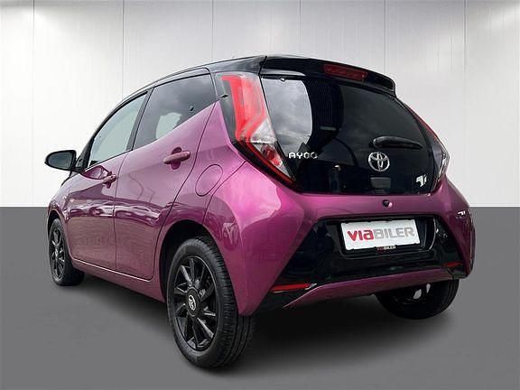 Brugt Toyota Aygo X-play 72 HK (52 kW) 2018 Gråmetal Hatchback