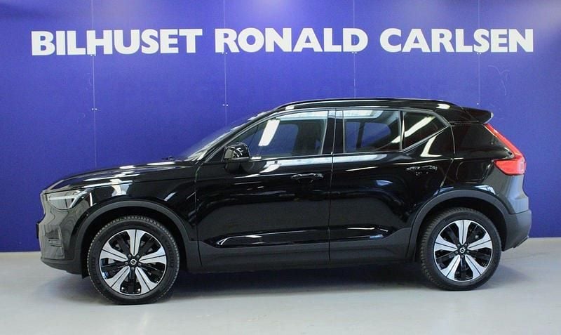 Sortmetal Brugt 2023 Volvo XC40 Plus SUV | 289.900 kr. (Fair pris) - Billede 1/4