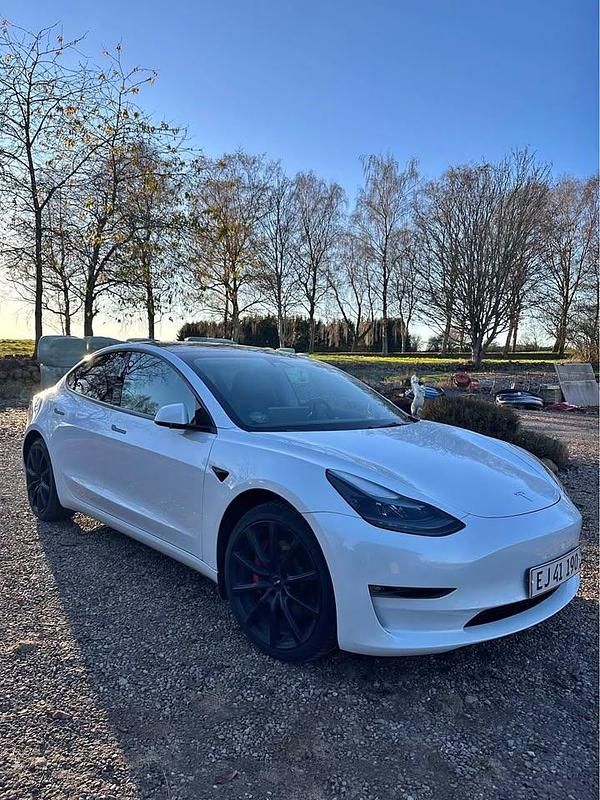 Brugt 2023 Tesla Model 3 Performance Sedan | 235.000 kr. (Fair pris) - Billede 1/4