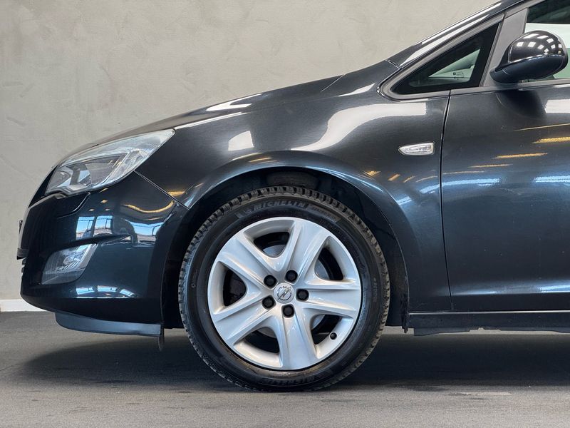 Brugt Opel Astra Sport 125 HK (91 kW) 2012 Carbon flash Stationcar