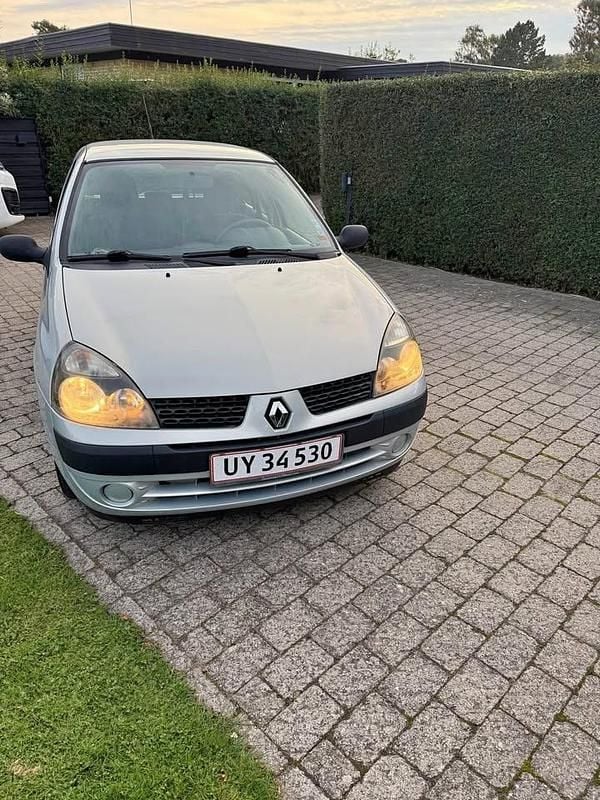 Brugt 2002 Renault Clio II Hatchback | 25.000 kr. (Lidt for dyr) - Billede 1/4