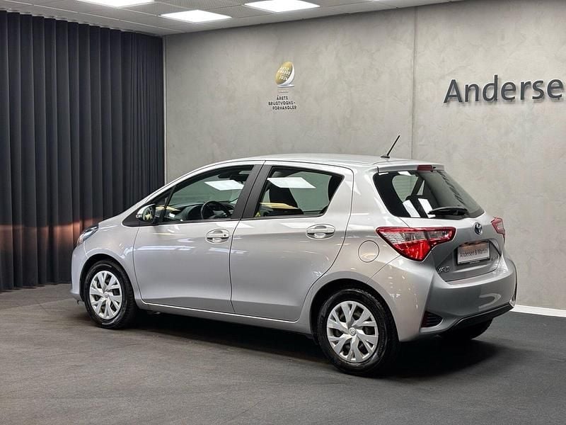 Brugt Toyota Yaris Hybrid H2 100 HK (73 kW) 2019 Grå Hatchback