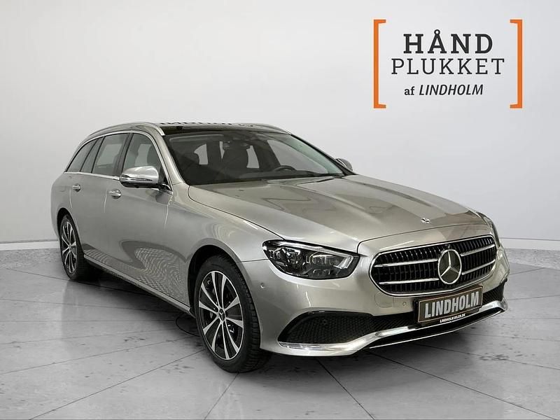 Champagnemetal Brugt 2022 Mercedes E300 Stationcar | 439.900 kr. (Lidt for dyr) - Billede 1/3