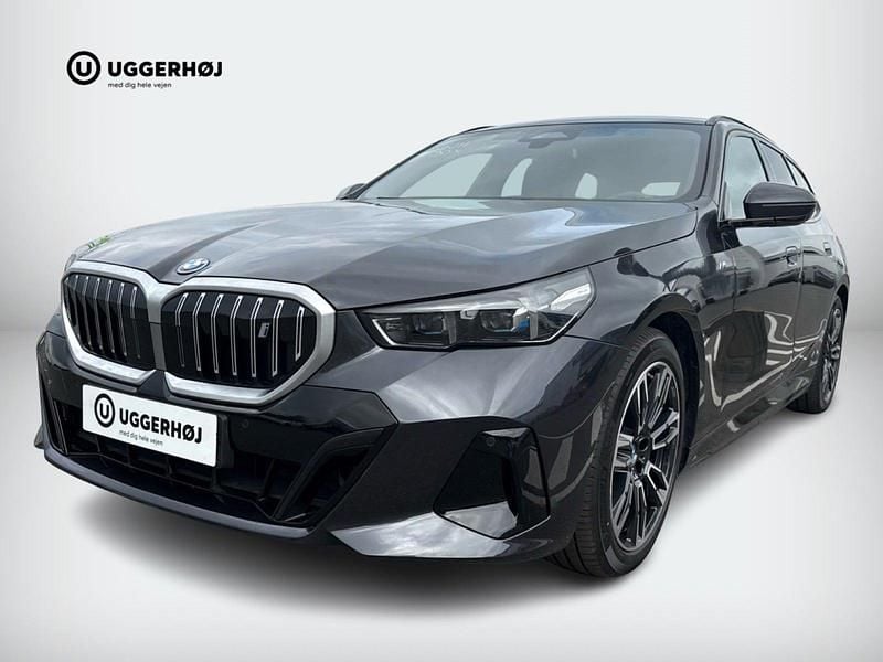 Gråmetal Brugt 2024 BMW i5 M Sport Stationcar | 544.000 kr. (God pris) - Billede 1/4