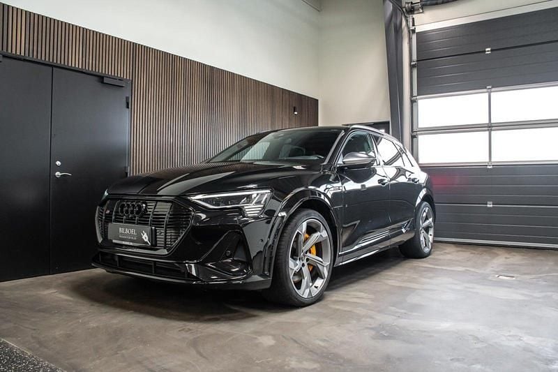 Sortmetal Brugt 2022 Audi e-tron S-Line SUV | 539.800 kr. (Fair pris) - Billede 1/4
