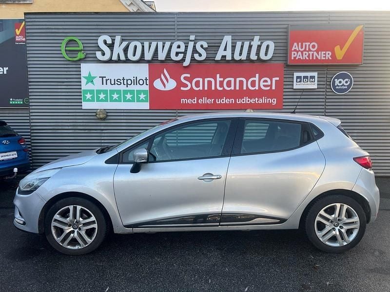 Sølvmetal Brugt 2018 Renault Clio IV Zen Hatchback | 69.900 kr. (Fair pris) - Billede 1/4