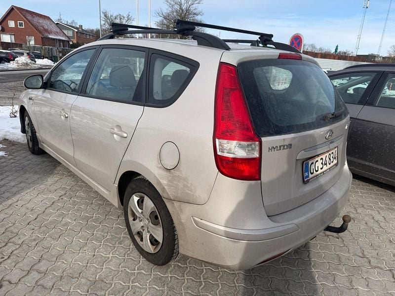 Brugt Hyundai i30 90 HK (66 kW) 2010 Beigemetal Stationcar