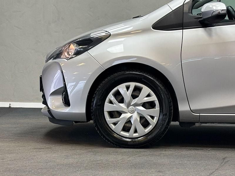 Brugt Toyota Yaris Hybrid H2 100 HK (73 kW) 2019 Grå Hatchback