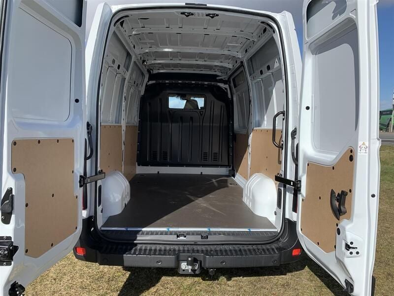 Brugt Nissan Interstar N-Connecta 180 HK (132 kW) 2023 Ice white grey Van