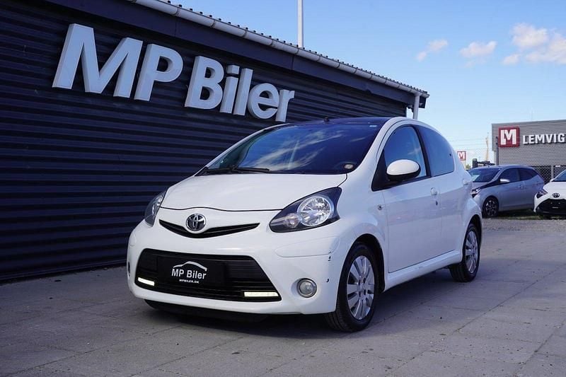 Hvid Brugt 2014 Toyota Aygo T2 Hatchback | 23.500 kr. (God pris) - Billede 1/4