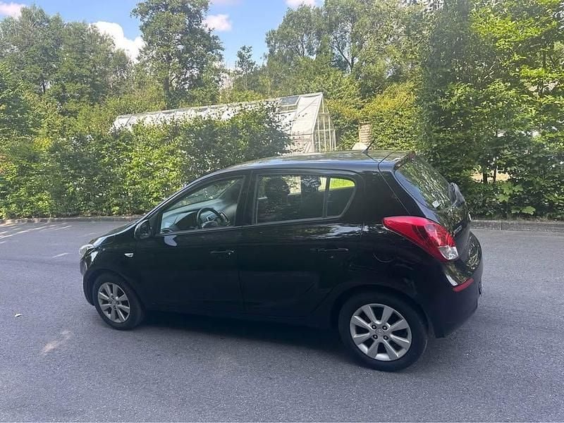 Brugt Hyundai i20 Comfort 85 HK (62 kW) 2013 Hatchback