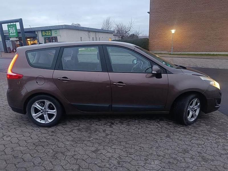 Brugt Renault Grand Scénic III 110 HK (80 kW) 2010 MPV