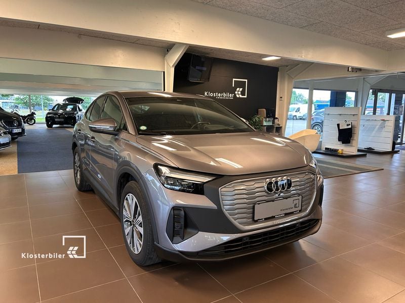 Typhoon grå metallic Brugt 2022 Audi Q4 Sportback e-tron SUV | 299.990 kr. (God pris) - Billede 1/4