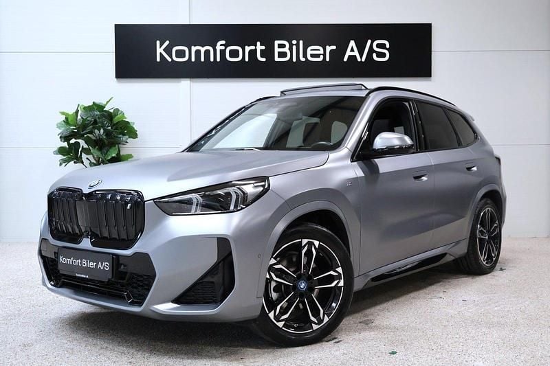 Gråmetal Brugt 2023 BMW iX1 M Sport SUV | 409.900 kr. (Dyr) - Billede 1/4
