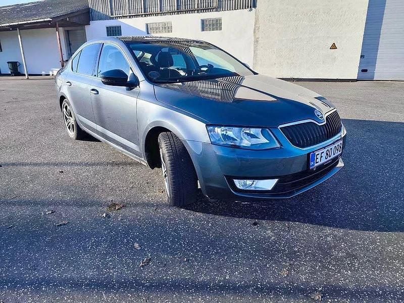 Grå Brugt 2015 Skoda Octavia Hatchback | 65.000 kr. (God pris) - Billede 1/4