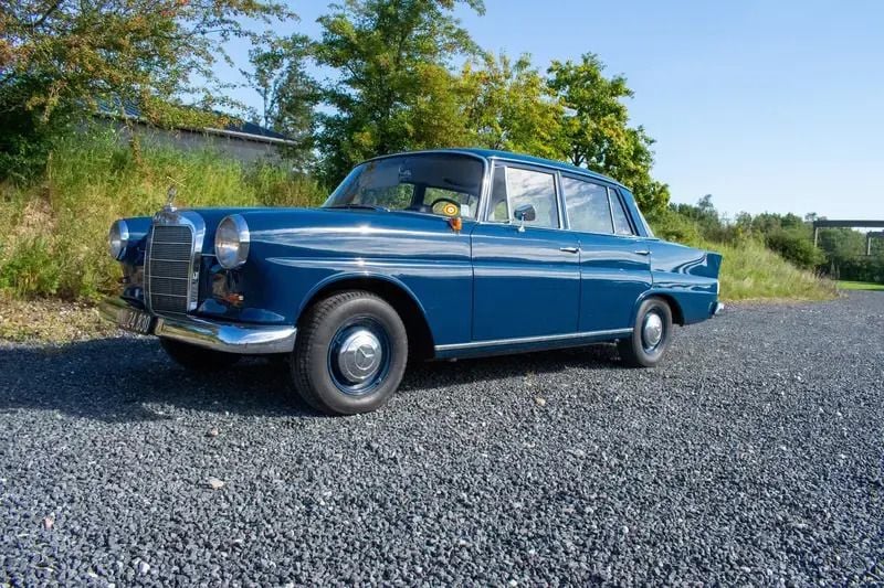 Blå Brugt 1964 Mercedes 190 | 149.800 kr. - Billede 1/1