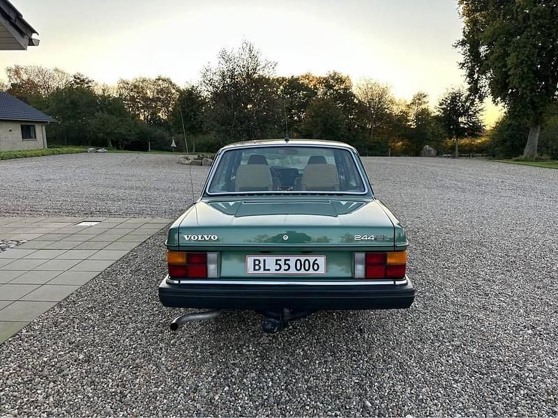 Brugt Volvo 244 112 HK (82 kW) 1981 Sedan