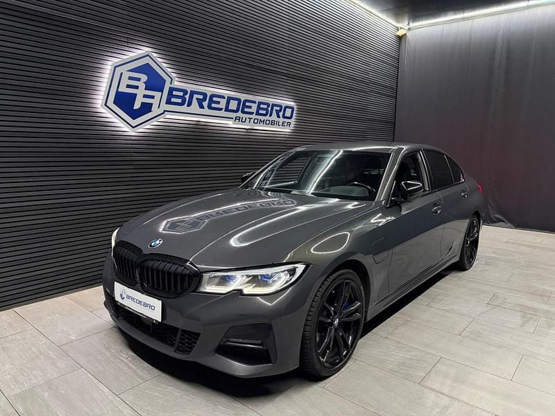Gråmetal Brugt 2020 BMW 330e M Sport Sedan | 349.500 kr. (Dyr) - Billede 1/4