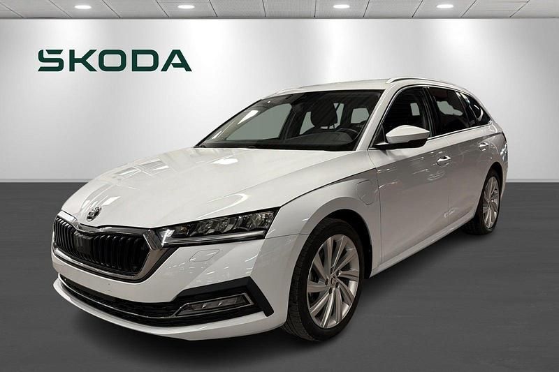 Hvid Brugt 2022 Skoda Octavia Stationcar | 229.900 kr. (Fair pris) - Billede 1/4
