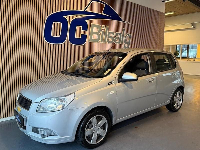 Sølvmetal Brugt 2010 Chevrolet Aveo LS Hatchback | 17.900 kr. (God pris) - Billede 1/4