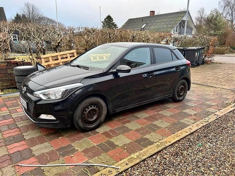 Brugt Hyundai i20 83 HK (61 kW) 2015 Sort Hatchback
