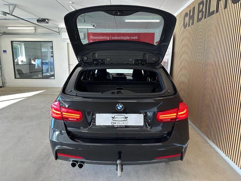 Sortmetal Brugt 2019 BMW 320 M Sport Stationcar | 234.500 kr. (Fair pris) - Billede 1/4