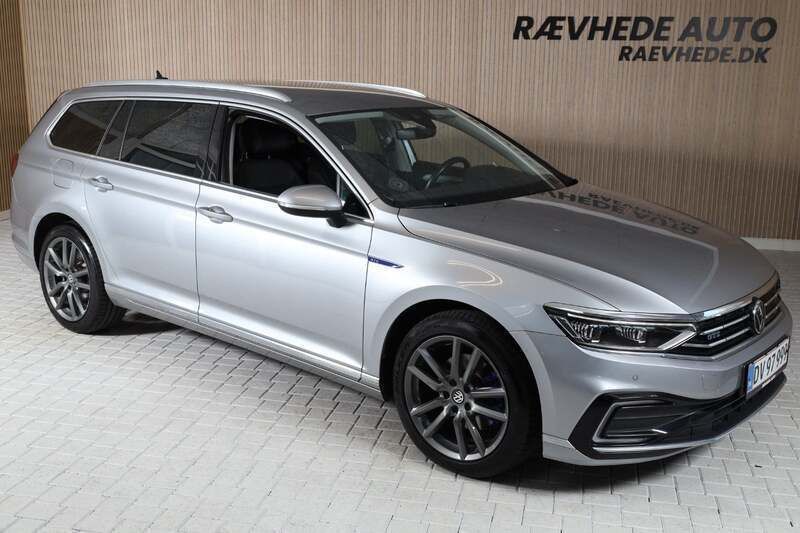 Sølvmetal Brugt 2021 VW Passat GTE Stationcar | 289.700 kr. (Dyr) - Billede 1/4