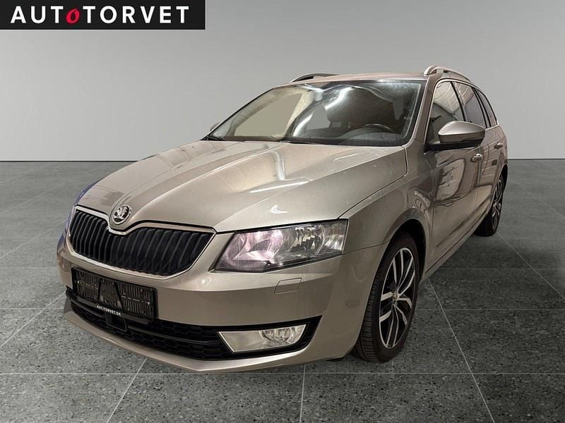 Sølvmetal Brugt 2015 Skoda Octavia Ambition Stationcar | 99.800 kr. (Fair pris) - Billede 1/4