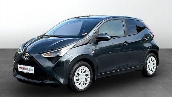068 white Brugt 2018 Toyota Aygo x-press Hatchback | 84.800 kr. (Dyr) - Billede 1/4