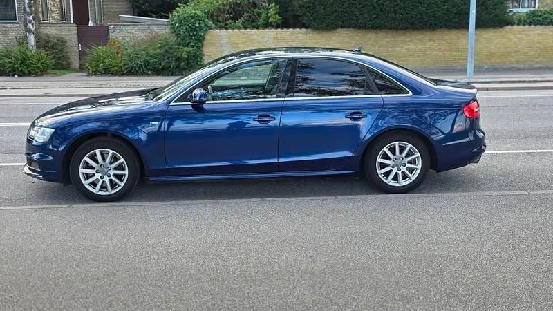 Brugt Audi A4 S-Line 120 HK (88 kW) 2014 Blå Sedan