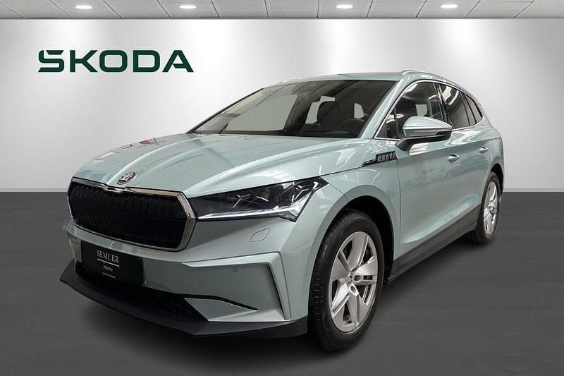 Lysblåmetal Brugt 2024 Skoda Enyaq iV SUV | 374.900 kr. (God pris) - Billede 1/4