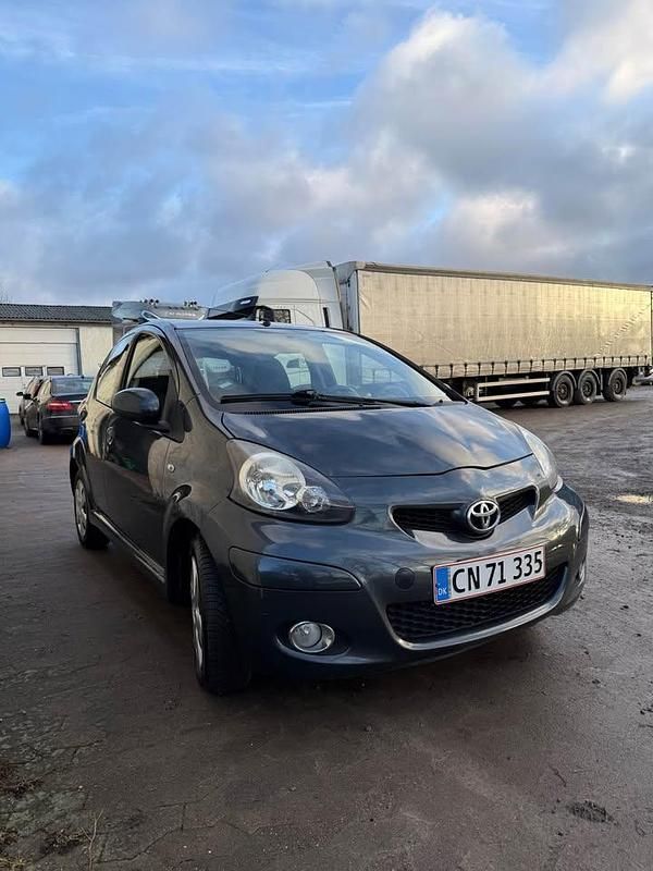 Brugt Toyota Aygo 68 HK (50 kW) 2011 Hatchback