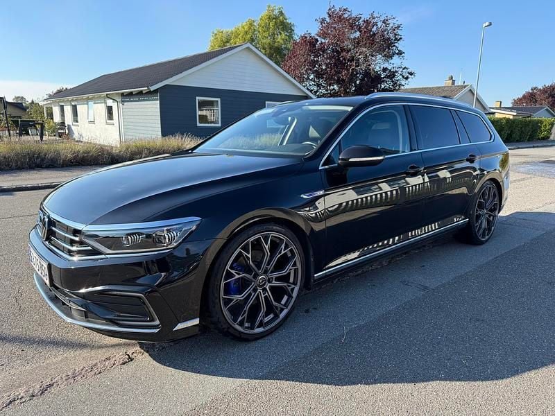 Deep Black pearl Brugt 2021 VW Passat GTE Stationcar | 257.990 kr. (Fair pris) - Billede 1/15