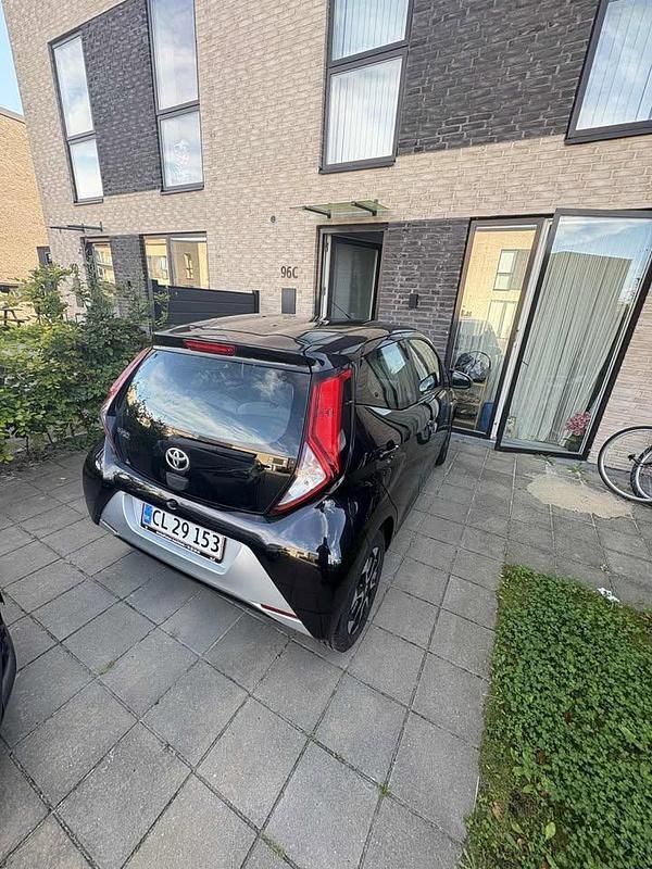 Brugt Toyota Aygo 72 HK (52 kW) 2018 Sort Hatchback