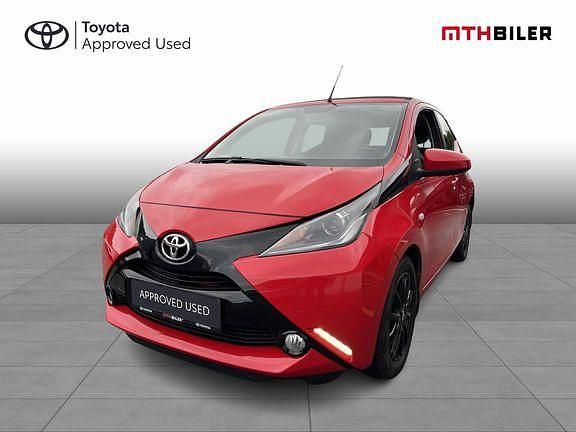 Dark blue twinkle Brugt 2014 Toyota Aygo X-wave Sky Hatchback | 74.800 kr. - Billede 1/4