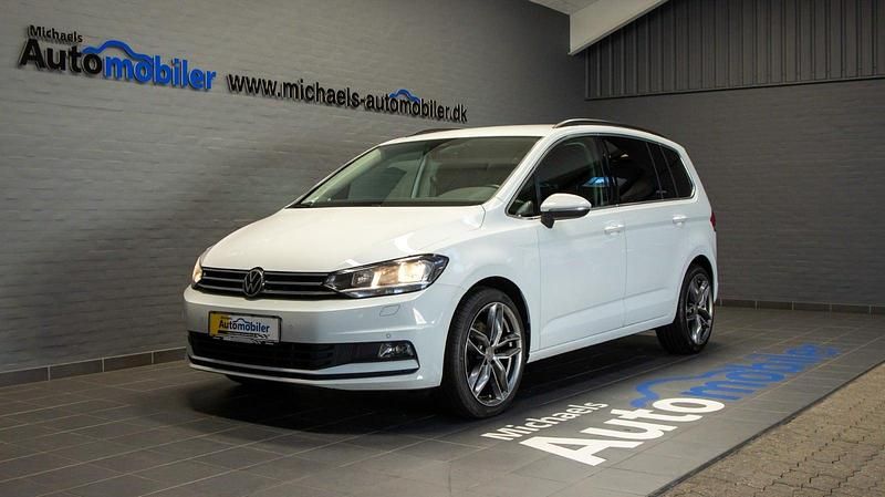 Hvid Brugt 2023 VW Touran Comfortline MPV | 249.900 kr. - Billede 1/4