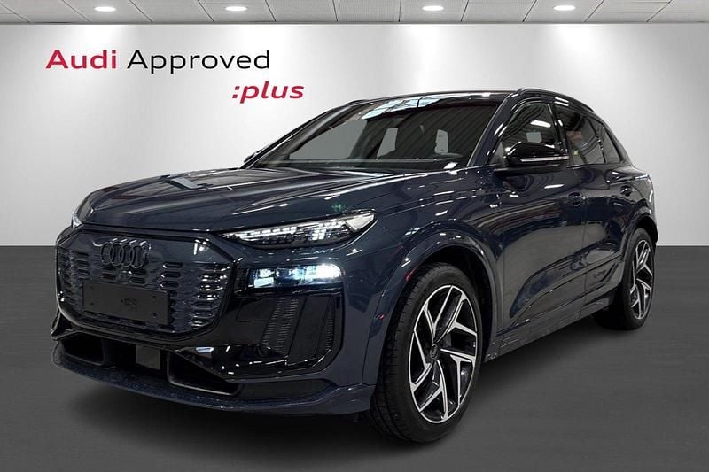 Mørkblåmetal Brugt 2025 Audi Q6 e-tron Performance SUV | 764.900 kr. - Billede 1/4
